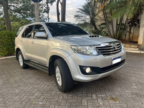 TOYOTA HILUX SW4 3.0 SRV 4X4 16V TURBO INTERCOOLER DIESEL 4P AUTOMÁTICO TOYOTA HILUX SW4 3.0 SRV 4X4 16V TURBO INTERCOOLER DIESEL 4P AUTOMÁTICO
